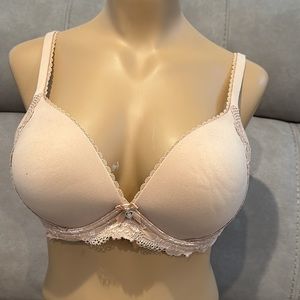 Victoria’s Secret Body by Victoria No-Wire bra